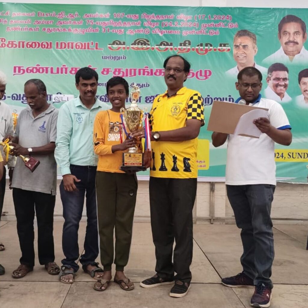 chess classes coimbatore student achievement, Coimbatore chess student winning tournament prize