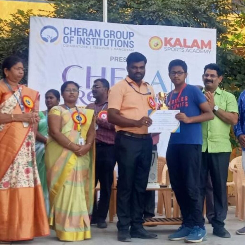 expert online chess academy student prize, chess academy student coimbatore district champion photo