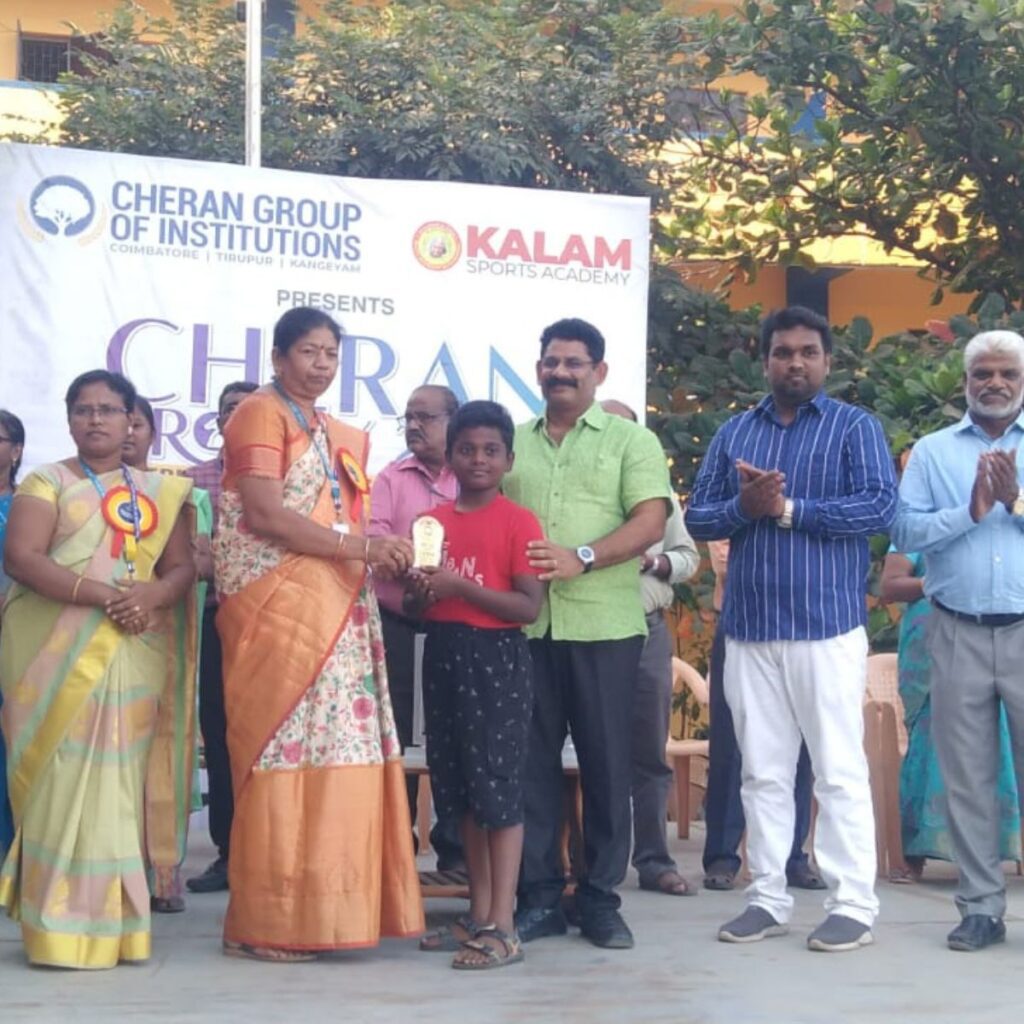 kids chess classes tournament achievement, child winning chess award prize online chess classes