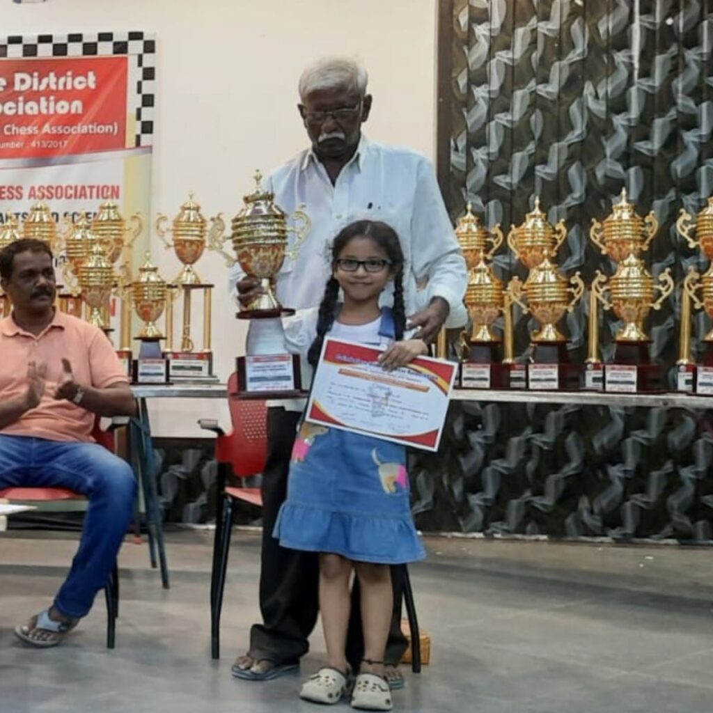 offline chess classes coimbatore student achievement, Coimbatore chess student winning tournament prize