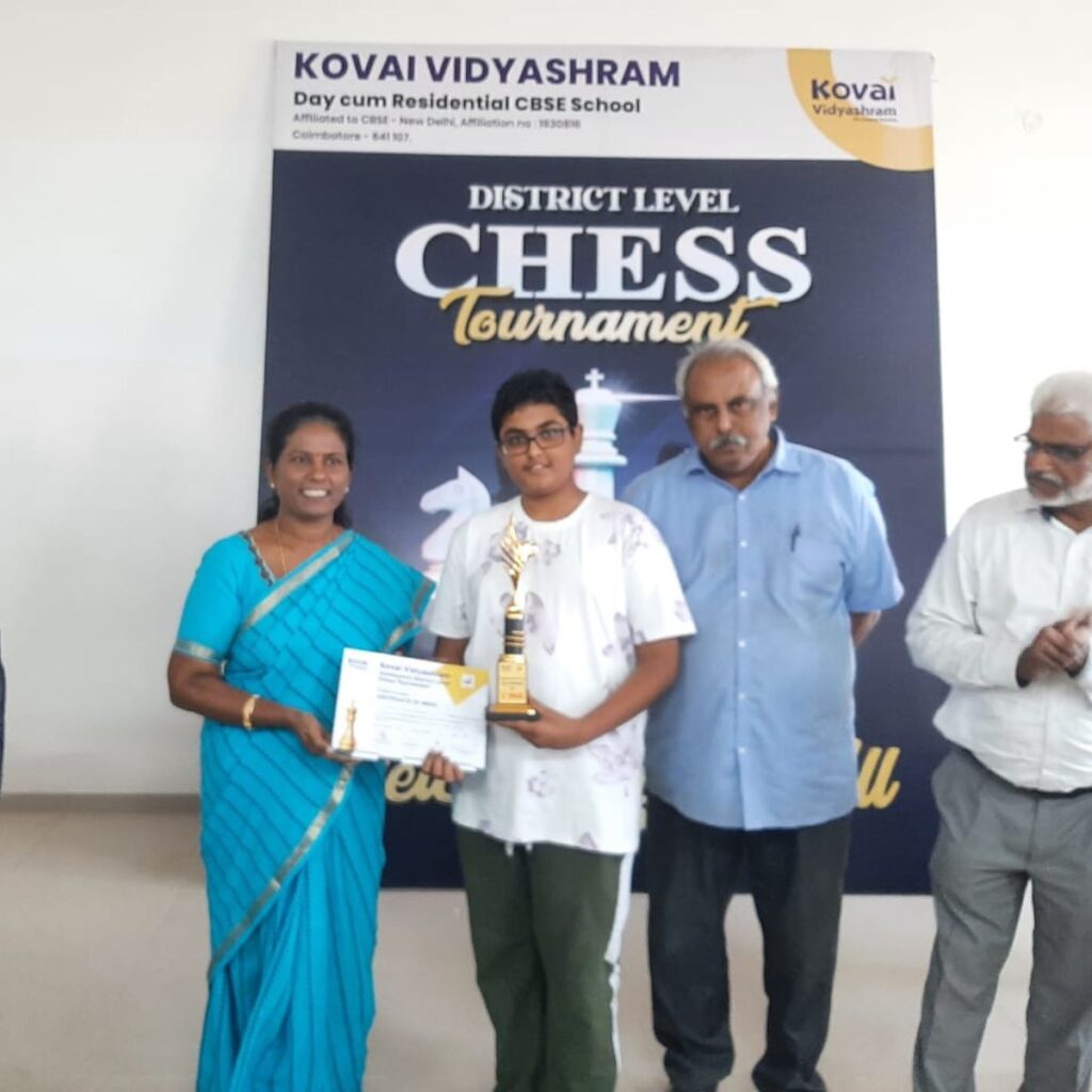 top chess classes in coimbatore student prize chess student from Coimbatore winning prize